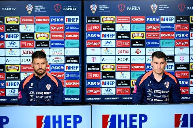 Neuruppin, Germany, 210624. Croatian national team, Nationalteam members Dominik Livakovic and Bruno Petkovic at the media conference of the Croatian national football team at UEFA EURO, EM, Europameisterschaft,Fussball 2024 European Football Championship. Photo: Ante Cizmic CROPIX Croatia Copyright: xxAntexCizmicx xCROPIXx petkovic_livakovic13-210624