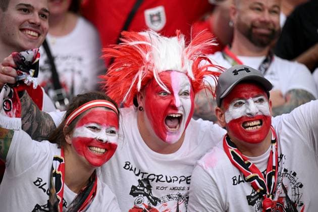 Germany Soccer Euro 2024 Poland - Austria 8713488 21.06.2024 Fans of Austria cheer ahead of the UEFA EURO, EM, Europameisterschaft,Fussball 2024 Group D soccer match between Poland and Austria at the Olympiastadion in Berlin, Germany. Alexey Filippov Sputnik Berlin Germany  Copyright: xAlexeyxFilippovx