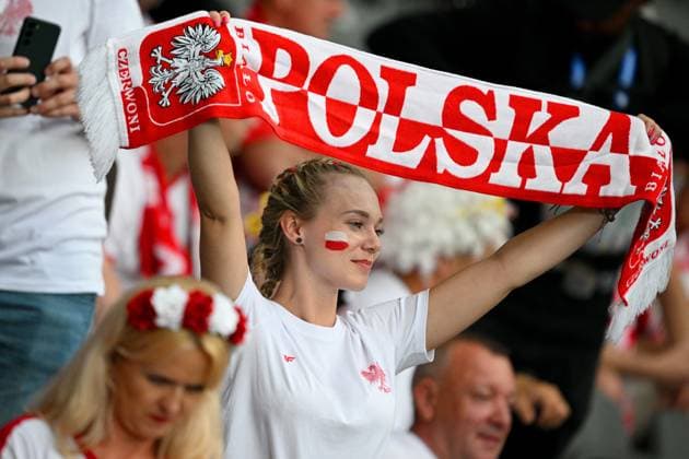Germany Soccer Euro 2024 Poland - Austria 8713485 21.06.2024 A fan of Poland holds up a scarf ahead of the UEFA EURO, EM, Europameisterschaft,Fussball 2024 Group D soccer match between Poland and Austria at the Olympiastadion in Berlin, Germany. Alexey Filippov Sputnik Berlin Germany  Copyright: xAlexeyxFilippovx