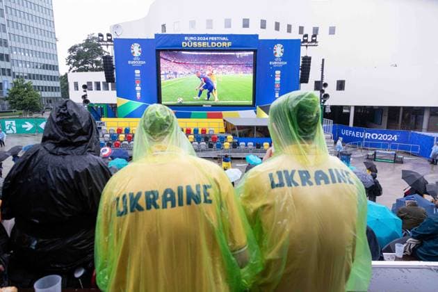 Sport Bilder des Tages Fan Zone Schauspielhaus in Düsseldorf - Public Viewing: UEFA EURO, EM, Europameisterschaft,Fussball 2024 - Österreich gegen Frankreich; 21.06.2024 Fan Zone Schauspielhaus in Düsseldorf - Public Viewing: UEFA EURO 2024 - Österreich gegen Frankreich am 21.06.2024, Düsseldorf. - Copyright: xBEAUTIFULxSPORTS KennyxBeelex