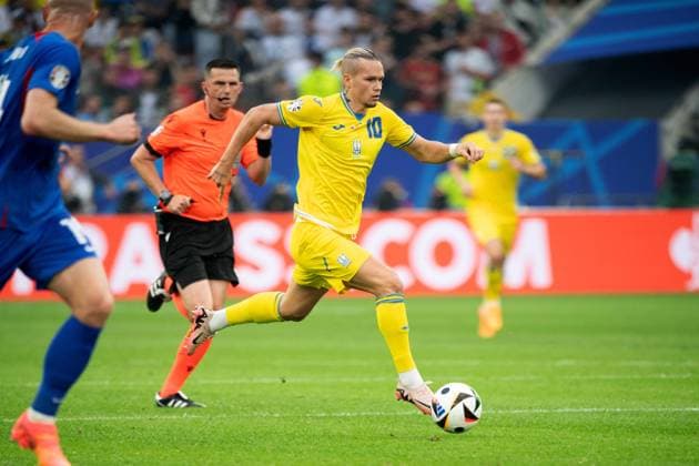 Mudryk Mykhailo MUDRYK (UKR) Aktion, Einzelaktion, Gruppenphase Gruppe E Slowakei (SVK) - Ukraine (UKR) 1:2 am 21.06.2024 Arena Duesseldorf, Duesseldorf Arena, Fussball UEFA EURO, EM, Europameisterschaft,Fussball 2024 GERMANY vom 14.06.2024 - 14.07.2024. Â
