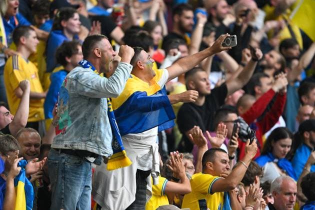 EM 2024: Slowakei - Ukraine am 21.06.2024 in der Merkur Spiel-Arena in Düsseldorf Fans of Ukraine celebrate after winning.