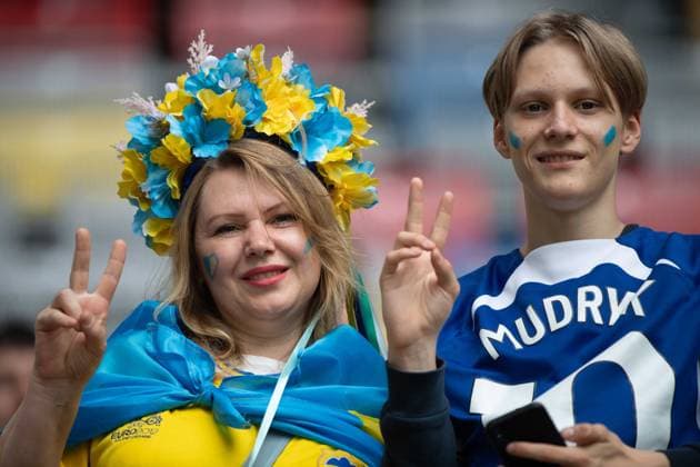 Sport Bilder des Tages ukrainische Fans, allgemein, feature, Randmotiv, Symbolfoto Gruppenphase Gruppe E Slowakei (SVK) - Ukraine (UKR) 1:2 am 21.06.2024 Arena Duesseldorf, Duesseldorf Arena, Fussball UEFA EURO, EM, Europameisterschaft,Fussball 2024 GERMANY vom 14.06.2024 - 14.07.2024. Â