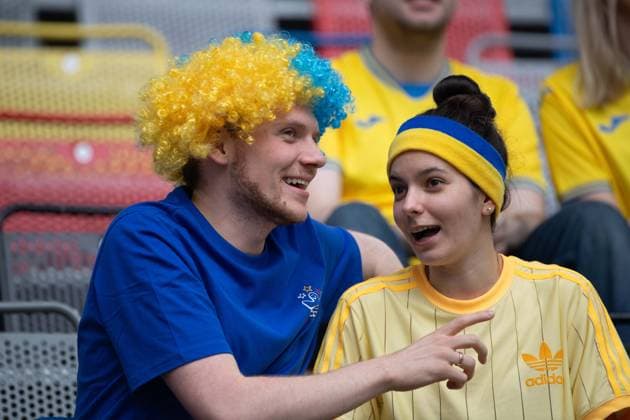 ukrainische Fans, allgemein, feature, Randmotiv, Symbolfoto Gruppenphase Gruppe E Slowakei (SVK) - Ukraine (UKR) 1:2 am 21.06.2024 Arena Duesseldorf, Duesseldorf Arena, Fussball UEFA EURO, EM, Europameisterschaft,Fussball 2024 GERMANY vom 14.06.2024 - 14.07.2024. Â
