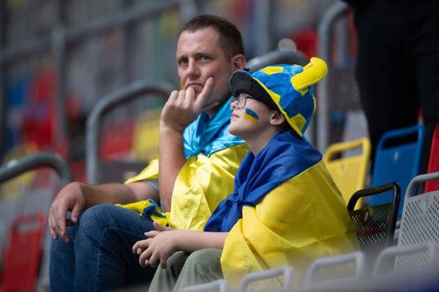 ukrainische Fans, allgemein, feature, Randmotiv, Symbolfoto Gruppenphase Gruppe E Slowakei (SVK) - Ukraine (UKR) 1:2 am 21.06.2024 Arena Duesseldorf, Duesseldorf Arena, Fussball UEFA EURO, EM, Europameisterschaft,Fussball 2024 GERMANY vom 14.06.2024 - 14.07.2024. Â