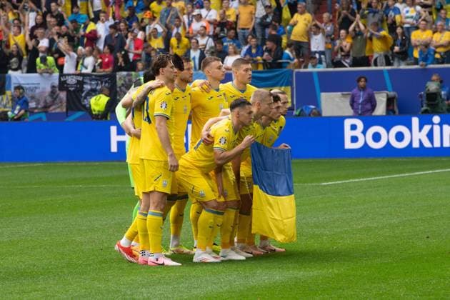 Mannschaftsfoto Ukraine, Gruppenphase Gruppe E Slowakei (SVK) - Ukraine (UKR) 1:2 am 21.06.2024 Arena Duesseldorf, Duesseldorf Arena, Fussball UEFA EURO, EM, Europameisterschaft,Fussball 2024 GERMANY vom 14.06.2024 - 14.07.2024. Â