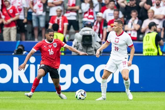 UEFA EURO, EM, Europameisterschaft,Fussball 2024: Polen - Österreich; 21.06.2024 Philipp Mwene (Österreich, 16), Przemyslaw Frankowski (Polen, 19) UEFA EURO 2024: Polen - Österreich; Olympiastadion, Berlin; 21.06.2024 Copyright: xBEAUTIFULxSPORTS Buriakovx