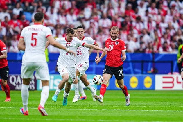 Pawel Dawidowicz (Polen, 03), Konrad Laimer (Oesterreich, 20) GER, Polen vs. Oesterreich, Fussball Europameisterschaft, UEFA EURO, EM, Europameisterschaft,Fussball 2024, Spieltag 2, 21.06.2024 GER, Polen vs. Oesterreich, Fussball Europameisterschaft, UEFA Euro 2024, Spieltag 2, 21.06.2024 Berlin Copyright: xEibner-Pressefoto MarcelxvonxFehrnx EP_MFN