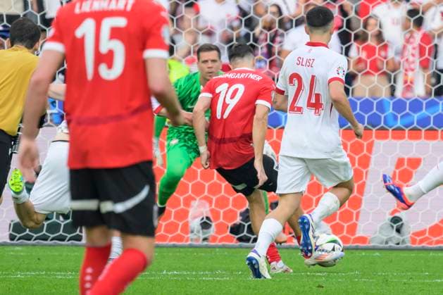 GER, Berlin, Fussball, Poland vs Austria, Gruppe D, Gruppenphase, UEFA EURO, EM, Europameisterschaft,Fussball 2024, MD3, SP, Olympia - Stadion Berlin, v.l. Wojciech Szczesny (Poland), Christoph Baumgartner (Austria), Tor zum 1:2, 21.06. 2024, GER, Berlin, Fussball, Poland vs Austria, Gruppe D, Gruppenphase, UEFA EURO 2024, MD3, SP, Olympia - Stadion Berlin, Tor zum 1:2, Torschuetze - Christoph Baumgartner (Austria), 21.06. 2024, Copyright: HMBxMedia UwexKoch