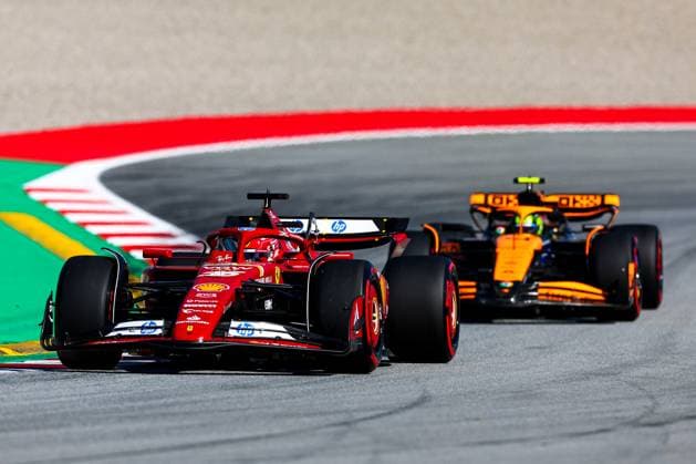 Charles Leclerc of Monaco and Ferrari and Lando Norris of Great Britain and McLaren in Aktion, Practice, F1 Grand Prix of Spain, Circuit de Barcelona-Catalunya am 21. June 2024 in Barcelona, Spain. (Foto von Diogo Cardoso DeFodi Images) Charles Leclerc of Monaco and Ferrari and Lando Norris of Great Britain and McLaren in action on track, Practice, F1 Grand Prix of Spain, Circuit de Barcelona-Catalunya on June 21, 2024 in Barcelona, Spain. (Photo by Diogo Cardoso DeFodi Images) Defodi-645_f1spa20240621_2852