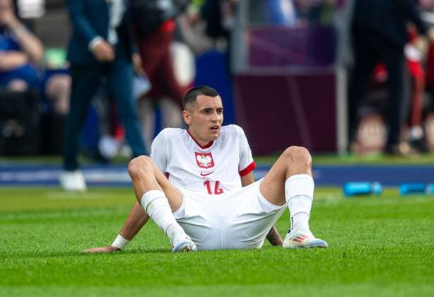 Sport Bilder des Tages Fussball, Herren, Saison 2023 24, Euro 2024 Gruppe D (2. Spieltag) in Berlin, Polen - Österreich, Jakub Kiwior (Polen), Enttäuschung nach Abpfiff, 21.06. 2024, Copyright: xSebastianxRäppold MatthiasxKochx