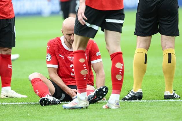 SOCCER - UEFA EURO, EM, Europameisterschaft,Fussball 2024 BERLIN,GERMANY,21.JUN.24 - UEFA EURO 2024, group stage, Austria vs Poland. Image shows the injury of Gernot Trauner (AUT).  GEPAxpictures xArminxRauthner