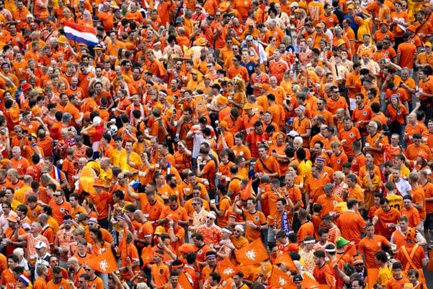 LEIPZIG - Dutch fans on the day before the second match at the European Championship, EM, Europameisterschaft of the Dutch national team, Nationalteam against France. ANP RAMON VAN FLYMEN xVIxANPxSportx xxANPxIVx 501681117 originalFilename: 501681117.jpg
