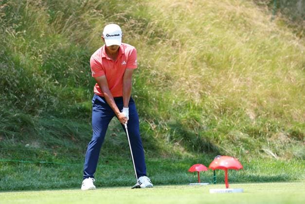 CROMWELL, CT - JUNE 21: Collin Morikawa of United States on the 15th tee during the second round of the 2024 Travelers Championship on June 21, 2024, at TPC River Highlands in Cromwell, CT. (Photo by M. Anthony Nesmith Icon Sportswire) GOLF: JUN 21 PGA, Golf Herren Travelers Championship EDITORIAL USE ONLY Icon240621112024