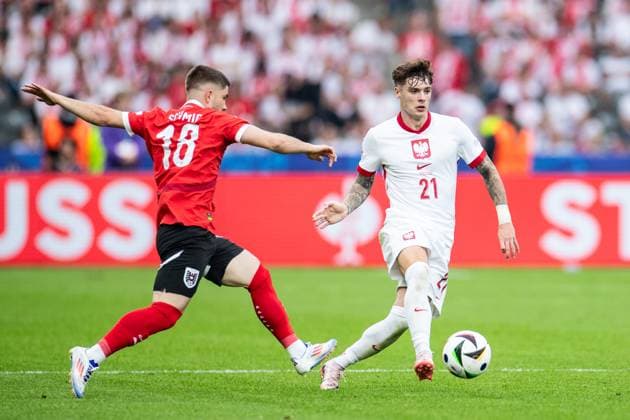 UEFA EURO, EM, Europameisterschaft,Fussball 2024: Polen - Österreich; 21.06.2024 Nicola Zalewski (Polen, 21), Romano Schmid (Österreich, 18) UEFA EURO 2024: Polen - Österreich; Olympiastadion, Berlin; 21.06.2024 Copyright: xBEAUTIFULxSPORTS Buriakovx