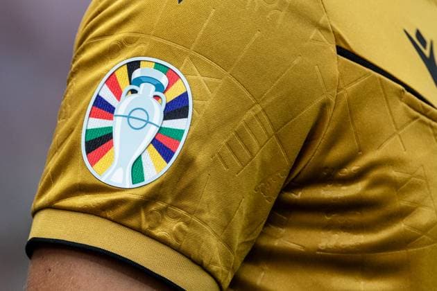 UEFA EURO, EM, Europameisterschaft,Fussball 2024: Polen - Österreich; 21.06.2024 Symbolbild, Logo von UEFA EURO 2024 auf dem Trikot von Schiedsrichter UEFA EURO 2024: Polen - Österreich; Olympiastadion, Berlin; 21.06.2024 Copyright: xBEAUTIFULxSPORTS Buriakovx