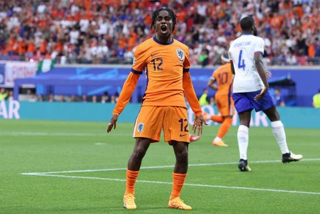 Fußball UEFA EURO, EM, Europameisterschaft,Fussball 2024 Gruppenphase 2. Spieltag Niederlande - Frankreich am 21.06.2024 im Leipzig Stadion in Leipzig Jeremie Frimpong ( Niederlande )