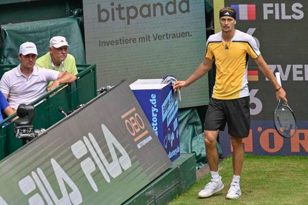 Alexander Zverev GER mit Bruder und Vater 21.06.2024 Tennis Terra Wortmann Open, ATP, Tennis Herren World Tour 500, , OWL ARENA, Halle (Westfalen), NRW Germany