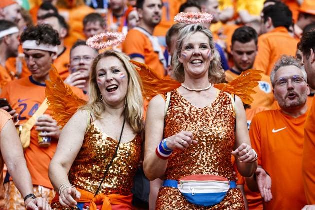 LEIPZIG - Holland fans in the stands prior to the UEFA EURO, EM, Europameisterschaft,Fussball 2024 group D match between the Netherlands and France at the Leipzig Stadium on June 21, 2024 in Leipzig, Germany. ANP MAURICE VAN STEEN UEFA EURO 2024 2024 xVIxANPxSportx xxANPxIVx 501701595 originalFilename: 501701595.jpg