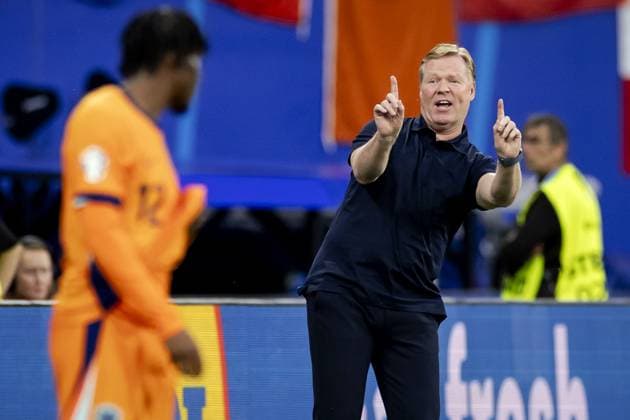 Sport Bilder des Tages LEIPZIG - Holland coach Ronald Koeman during the UEFA EURO, EM, Europameisterschaft,Fussball 2024 group D match between the Netherlands and France at the Leipzig stadium on June 21, 2024 in Leipzig, Germany. ANP KOEN VAN WEEL UEFA EURO 2024 2024 xVIxANPxSportx xxANPxIVx 501703897 originalFilename: 501703897.jpg