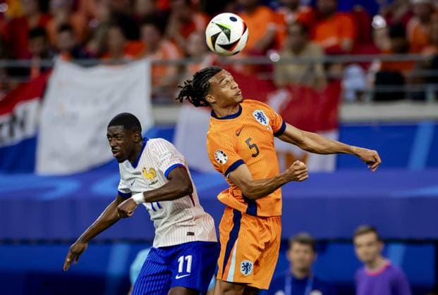 LEIPZIG - Ousmane Dembele of France and Nathan Ake of Holland (l-r) during the UEFA EURO, EM, Europameisterschaft,Fussball 2024 group D match between the Netherlands and France at the Leipzig Stadium on June 21, 2024 in Leipzig, Germany. ANP KOEN VAN WEEL UEFA EURO 2024 2024 xVIxANPxSportx xxANPxIVx 501704392 originalFilename: 501704392.jpg