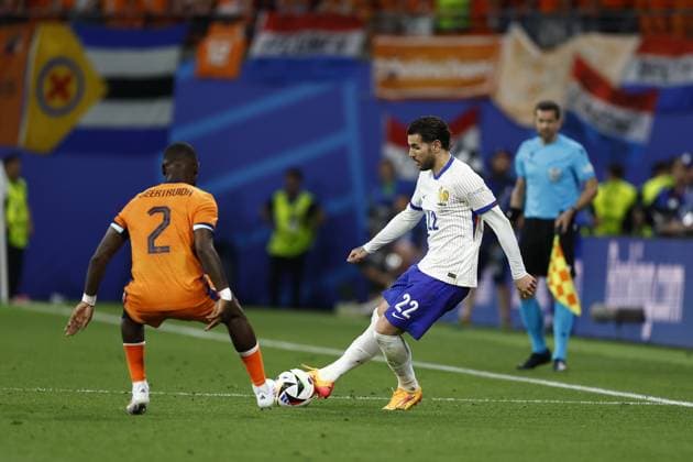 LEIPZIG, Leipzig Stadium ,21-06-2024 , European Football Championship Euro2024, Group stage match no.20 between Netherlands and France, (L-R) Netherlands player Lutsharel Geertruida, France player Theo Hernandez Netherlands - France (Euro2024)  x25557126x Copyright: