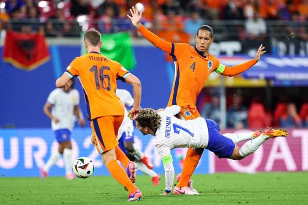 Netherlands v France: Group D - UEFA EURO, EM, Europameisterschaft,Fussball 2024 Antoine Griezmann of France is challenged by Virgil van Dijk of Netherlands during the UEFA EURO 2024 group stage match between Netherlands and France at Football Stadium Leipzig on June 21, 2024 in Leipzig, Germany. SanjinxStrukic PIXSELL