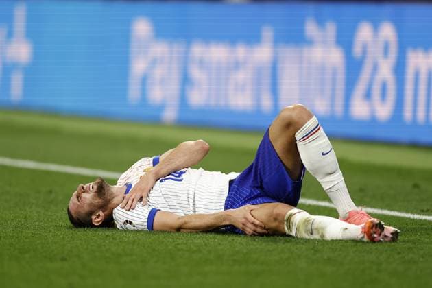 Sport Bilder des Tages LEIPZIG, Leipzig Stadium ,21-06-2024 , European Football Championship Euro2024, Group stage match no.20 between Netherlands and France, France player Adrien Rabiot injured Netherlands - France (Euro2024)  x25557282x Copyright: