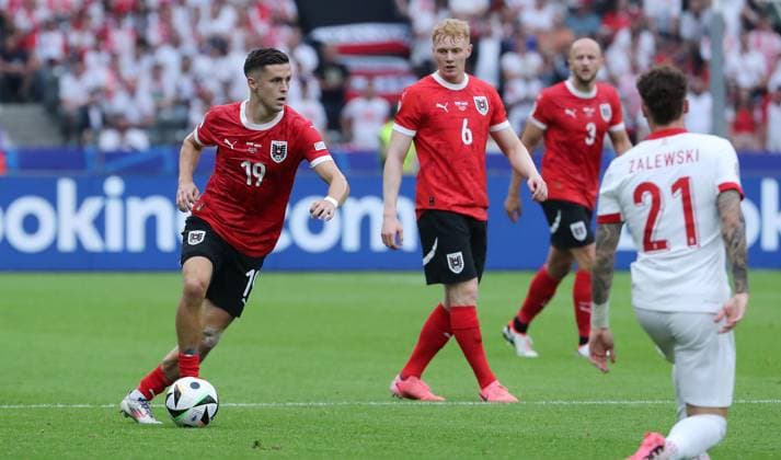 Christoph Baumgartner am Ball, Nicolas Seiwald, Gernot Trauner, Nicola Zalewski Fußball Fussball Europameisterschaft Euro 2024 EM Herren Saison 2023 2024 21.06.2024 Polen POL vs. Österreich AUT in Berlin DFL regulations prohibit any use of photographs as image sequences and or quasi-video.