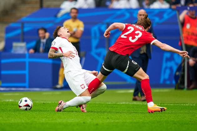 Patrick Wimmer (Oesterreich Nationalmannschaft Euro 2024, 23), Nicola Zalewski (Polen Nationalmannschaft Euro 2024, 21), GER, UEFA EURO, EM, Europameisterschaft,Fussball 2024, Fussball Herren, UEFA EM 2024 Matchtag 2, Gruppe D, Polen vs. Oesterrech, Poland vs. Austria, 21.06.2024. GER, UEFA Euro 2024, Fussball Herren, UEFA EM 2024 Matchtag 2, Gruppe D, Polen vs. Oesterrech, Poland vs. Austria, 21.06.2024. Berlin Copyright: xEibner-Pressefotox xClaudiusxRauchx EP_CRH