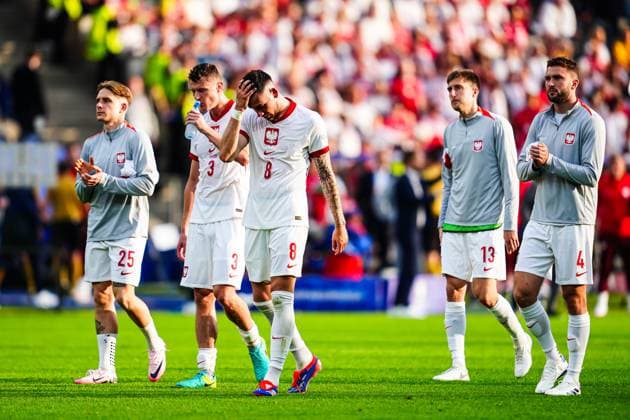 Polen enttaeuscht enttaeuschung nach Niederlage GER, Polen vs. Oesterreich, Fussball Europameisterschaft, UEFA EURO, EM, Europameisterschaft,Fussball 2024, Spieltag 2, 21.06.2024 GER, Polen vs. Oesterreich, Fussball Europameisterschaft, UEFA Euro 2024, Spieltag 2, 21.06.2024 Berlin Copyright: xEibner-Pressefoto MarcelxvonxFehrnx EP_MFN