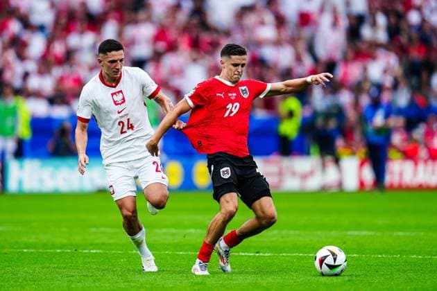 Bartost Slisz (Polen, 24), Christoph Baumgartner (Oesterreich, 19) GER, Polen vs. Oesterreich, Fussball Europameisterschaft, UEFA EURO, EM, Europameisterschaft,Fussball 2024, Spieltag 2, 21.06.2024 GER, Polen vs. Oesterreich, Fussball Europameisterschaft, UEFA Euro 2024, Spieltag 2, 21.06.2024 Berlin Copyright: xEibner-Pressefoto MarcelxvonxFehrnx EP_MFN