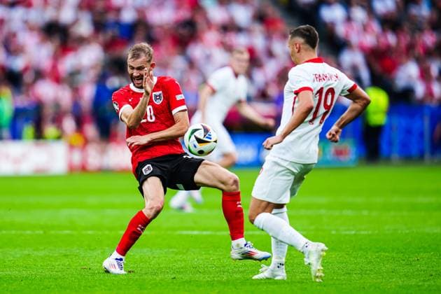 Konrad Laimer (Oesterreich, 20), Przemyslaw Frankowski (Polen, 19) GER, Polen vs. Oesterreich, Fussball Europameisterschaft, UEFA EURO, EM, Europameisterschaft,Fussball 2024, Spieltag 2, 21.06.2024 GER, Polen vs. Oesterreich, Fussball Europameisterschaft, UEFA Euro 2024, Spieltag 2, 21.06.2024 Berlin Copyright: xEibner-Pressefoto MarcelxvonxFehrnx EP_MFN