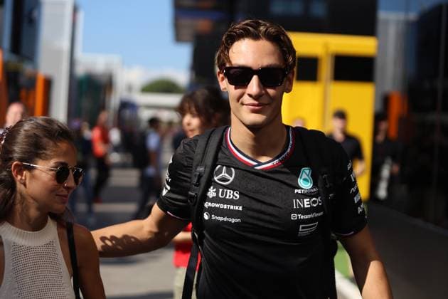 22.06.2024, xrarjax, Motorsport FIA Formel 1, Großer Preis von Spanien emspor, v.l. George Russell (Mercedes AMG Petronas) Startnummer 63 mit Freundin Carmen Montero Mundt (DFL DFB REGULATIONS PROHIBIT ANY USE OF PHOTOGRAPHS as IMAGE SEQUENCES and or QUASI-VIDEO) Barcelona *** 22 06 2024, xrarjax, Motorsport FIA Formula 1, Grand Prix of Spain emspor, v l George Russell Mercedes AMG Petronas starting number 63 with girlfriend Carmen Montero Mundt DFL DFB REGULATIONS PROHIBIT ANY USE OF PHOTOGRAPHS as IMAGE SEQUENCES and or QUASI VIDEO Barcelona
