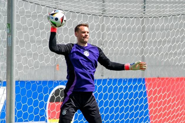Manuel Neuer (Deutschland , 01) am Ball, GER, EURO 2024, Abschlusstraining Deutschland, vor Schweiz vs Deutschland, Fussball Europameisterschaft, Herzogenaurach, 22.06.2024 GER, EURO 2024, Abschlusstraining Deutschland, vor Schweiz vs Deutschland, Fussball Europameisterschaft, Herzogenaurach, 22.06.2024 Herzogenaurach Copyright: xEibner-Pressefoto FlorianxWieganx EP_FWD