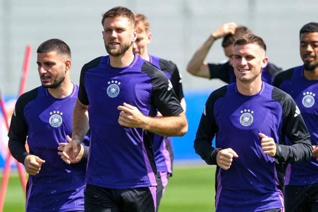 Deniz Undav (Deutschland , 26), Niclas Fuellkrug (Deutschland , 09) und Pascal Groß (Deutschland , 05) beim warm laufen, GER, EURO 2024, Abschlusstraining Deutschland, vor Schweiz vs Deutschland, Fussball Europameisterschaft, Herzogenaurach, 22.06.2024 GER, EURO 2024, Abschlusstraining Deutschland, vor Schweiz vs Deutschland, Fussball Europameisterschaft, Herzogenaurach, 22.06.2024 Herzogenaurach Copyright: xEibner-Pressefoto FlorianxWieganx EP_FWD