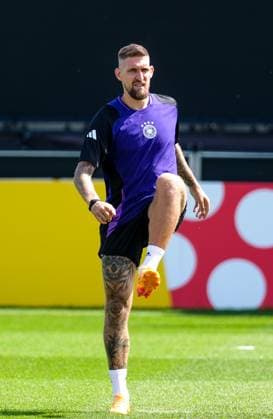 Robert Andrich (Deutschland , 23) beim warm machen, GER, EURO 2024, Abschlusstraining Deutschland, vor Schweiz vs Deutschland, Fussball Europameisterschaft, Herzogenaurach, 22.06.2024 GER, EURO 2024, Abschlusstraining Deutschland, vor Schweiz vs Deutschland, Fussball Europameisterschaft, Herzogenaurach, 22.06.2024 Herzogenaurach Copyright: xEibner-Pressefoto FlorianxWieganx EP_FWD
