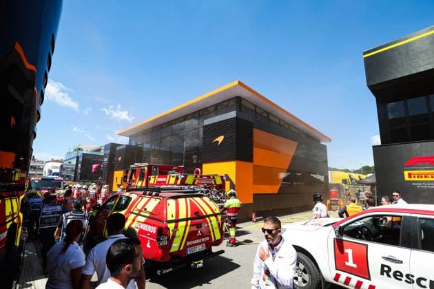 McLaren F1 Team motorhome on fire in the paddock during the Formula 1 Aramco Gran Premio de Espana 2024, 10th round of the 2024 Formula One World Championship, WM, Weltmeisterschaft from June 21 to 23, 2024 on the Circuit de Barcelona-Catalunya, in Montmeló, Spain - F1 - SPANISH GRAND PRIX 2024 DPPI Panoramic  240622_R10_SPAGNA_DP_FGOO0836
