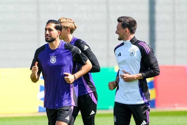 Emre Can (Deutschland, 25) und Jan Reichert (Deutschland) beim warm laufen, GER, EURO 2024, Abschlusstraining Deutschland, vor Schweiz vs Deutschland, Fussball Europameisterschaft, Herzogenaurach, 22.06.2024 GER, EURO 2024, Abschlusstraining Deutschland, vor Schweiz vs Deutschland, Fussball Europameisterschaft, Herzogenaurach, 22.06.2024 Herzogenaurach Copyright: xEibner-Pressefoto FlorianxWieganx EP_FWD