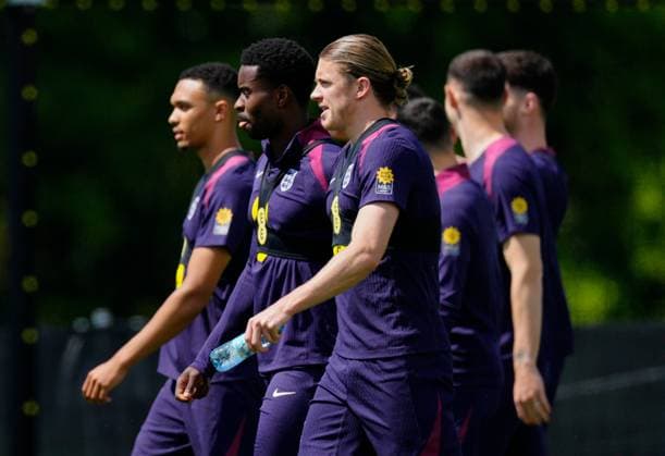 Conor Gallagher of England with teammates England Training Session and press conference, PK, Pressekonferenz UEFA European Championship, EM, Europameisterschaft 2024, Group C, Football, Spa & Golf Resort Weimarer Land, Blankenhain, Germany, 22 Jun 2024 EDITORIAL USE ONLY No use with unauthorised audio, video, data, fixture lists, club league logos or live services. Online in-match use limited to 120 images, no video emulation. No use in betting, games or single club league player publications.  Copyright: xDavexShopland Shutterstockx 14548012bm