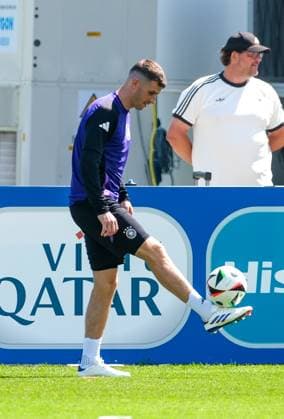 Pascal Groß (Deutschland , 05) am Ball, GER, EURO 2024, Abschlusstraining Deutschland, vor Schweiz vs Deutschland, Fussball Europameisterschaft, Herzogenaurach, 22.06.2024 GER, EURO 2024, Abschlusstraining Deutschland, vor Schweiz vs Deutschland, Fussball Europameisterschaft, Herzogenaurach, 22.06.2024 Herzogenaurach Copyright: xEibner-Pressefoto FlorianxWieganx EP_FWD