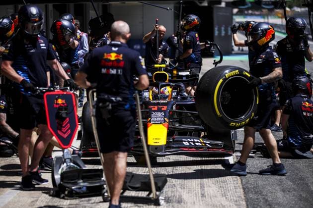 PEREZ Sergio (mex), Red Bull Racing RB20, portrait during the Formula 1 Aramco Gran Premio de Espana 2024, 10th round of the 2024 Formula One World Championship, WM, Weltmeisterschaft from June 21 to 23, 2024 on the Circuit de Barcelona-Catalunya, in Montmeló, Spain - F1 - SPANISH GRAND PRIX 2024 DPPI Panoramic  240622_R10_SPAGNA_DP_EA019222