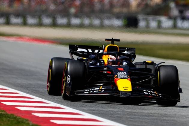 Max Verstappen of the Netherlands and Oracle Red Bull Racing in Aktion, Qualifying, F1 Grand Prix of Spain, Circuit de Barcelona-Catalunya am 22. June 2024 in Barcelona, Spain. (Foto von Diogo Cardoso DeFodi Images) Max Verstappen of the Netherlands and Oracle Red Bull Racing in action, Qualifying, F1 Grand Prix of Spain, Circuit de Barcelona-Catalunya on June 22, 2024 in Barcelona, Spain. (Photo by Diogo Cardoso DeFodi Images) Defodi-645_f1spa20240622_1479