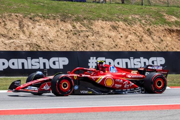 BARCELONA, SPAIN - JUNE 22: Carlos Sainz (55) of Spain and team Scuderia Ferrari during FP3 practice on Saturday, June 22, 2024 at the Circuit De Catalunya in Barcelona, Spain. (Photo by Bob Kupbens Icon Sportswire) AUTO: JUN 22 F1 Spanish Grand Prix EDITORIAL USE ONLY Icon240622053