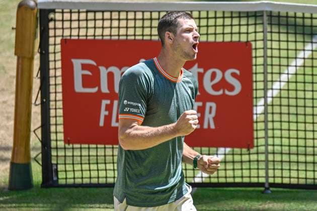 Hubert Hurkacz POL Schlussjubel Schlußjubel Emotion Freude ballt die Faust 22.06.2024 Tennis Terra Wortmann Open, ATP, Tennis Herren World Tour 500, , OWL ARENA, Halle (Westfalen), NRW Germany