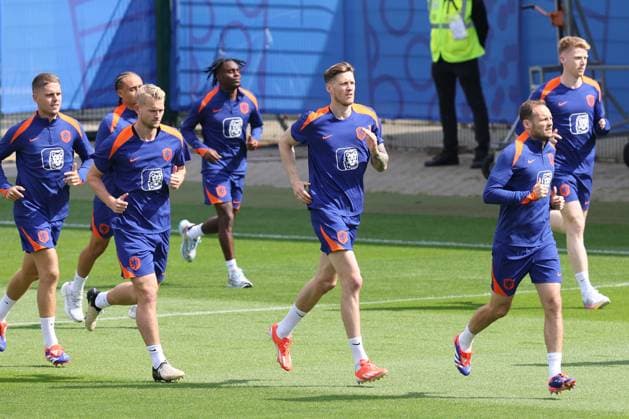 2024-06-22 Training Session Netherlands WOLFSBURG, GERMANY - JUNE 22: Daley Blind of the Netherlands, Wout Weghorst of the Netherlands, Matthijs De Ligt of the Netherlands during a training session prior to the Group D - UEFA EURO, EM, Europameisterschaft,Fussball 2024 match between Netherlands and Austria at AOK Stadium on June 22, 2024 in Wolfsburg, Germany. (Photo by Peter Lous BSR Agency) Wolfsburg Germany Content not available for redistribution in The Netherlands directly or indirectly through any third parties. Copyright: xBSRxAgencyx
