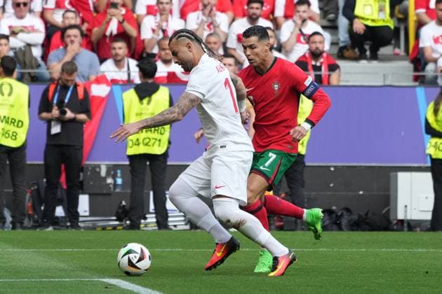 Abdülkerim Bardakci (Türkei, Turkey, Türkiye, 14) im Zweikampf mitb Cristiano Ronaldo (Portugal, 07) - Dortmund 22.06.2024: Türkei vs. Portugal, EURO2024 M23, Gruppe F, EM-Arena Dortmund