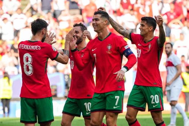 celebrate the goal, Torjubel zum 0:2 Bruno Fernandes (Portugal, 08). Bernado Silva (Portugal, 10), Cristiano Ronaldo (Portugal, 07), Joao Cancelo (Portugal, 20) - Dortmund 22.06.2024: Türkei vs. Portugal, EURO2024 M23, Gruppe F, EM-Arena Dortmund