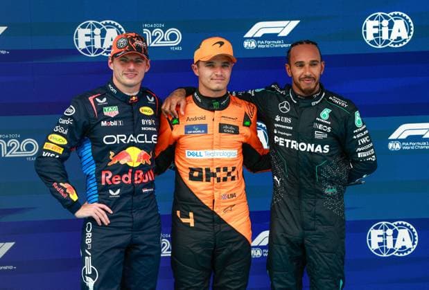 VERSTAPPEN Max (ned), Red Bull Racing RB20, portrait, NORRIS Lando (gbr), McLaren F1 Team MCL38, portrait and HAMILTON Lewis (gbr), Mercedes AMG F1 Team W15, portrait during the Formula 1 Aramco Gran Premio de Espana 2024, 10th round of the 2024 Formula One World Championship, WM, Weltmeisterschaft from June 21 to 23, 2024 on the Circuit de Barcelona-Catalunya, in Montmeló, Spain - F1 - SPANISH GRAND PRIX 2024 DPPI Panoramic 240622_R10_SPAGNA_DP_F12024GP10ESP_JK416885