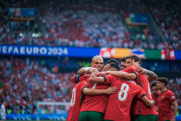 EURO 2024 - Matchday 2, Group F: Turkiye vs. Portugal Bruno Fernandes celebrates his goal with his teammates during the EURO 2024 Matchday 2, Group F match between Turkiye and Portugal on 22 June 2024, at BVB Stadion Dortmund, in Dortmund, Germany Dortmund BVB Stadion Dortmund Germany Copyright: xAlexandraxFechetex _ADR3228